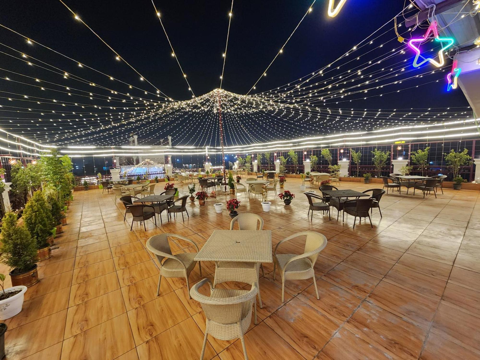 Hotel Sun Haven Greater Noida Esterno foto